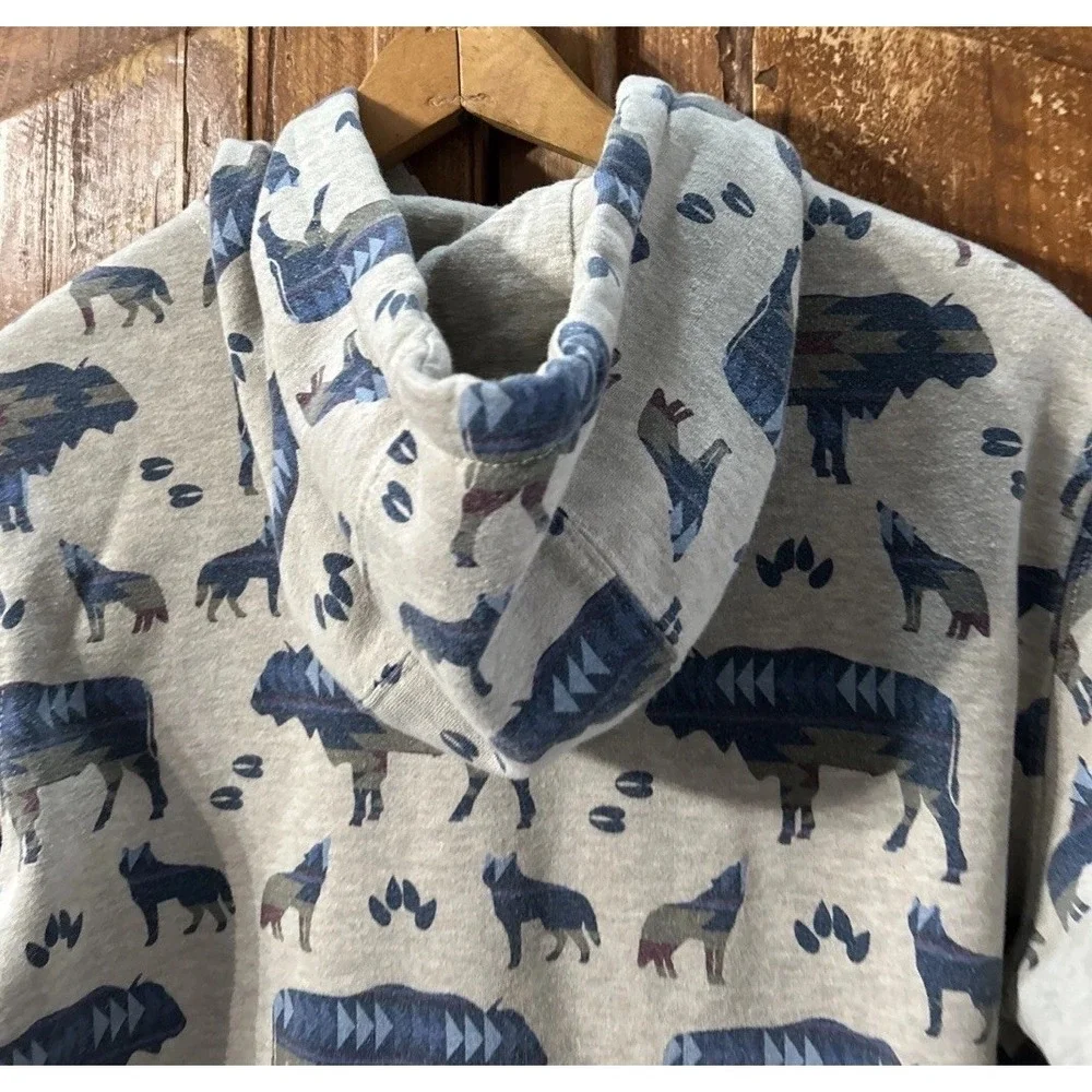 Ariat REAL AOP Sweatshirt Hoodie Womens All Over Print Wild Buffalo Wolf Small‎